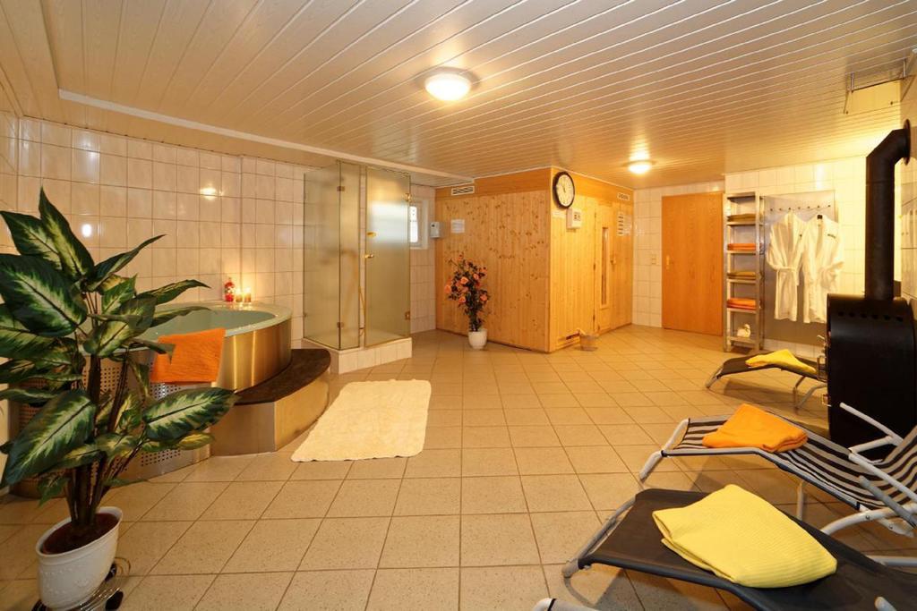 Berghof Pension Und Ferienwohnungen ビショフスマイス エクステリア 写真