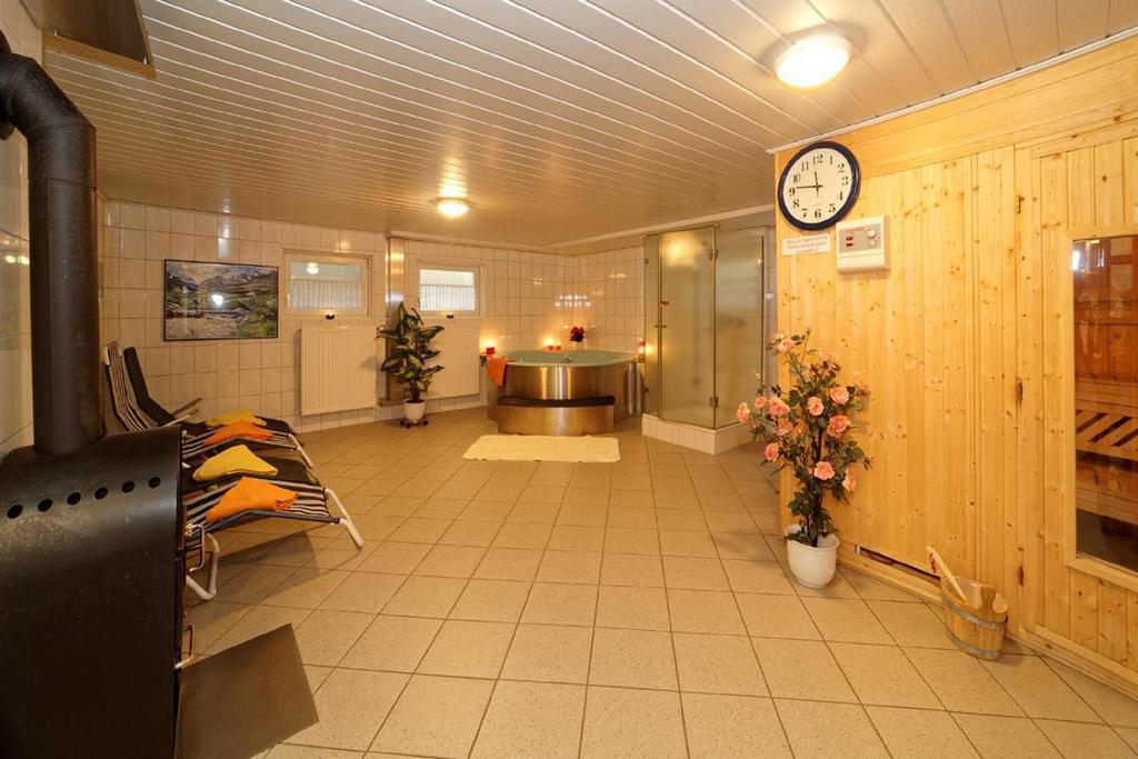 Berghof Pension Und Ferienwohnungen ビショフスマイス エクステリア 写真